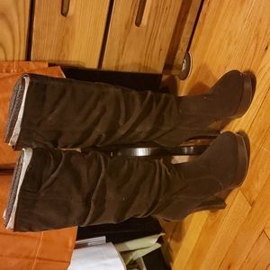 R2 Faux Suede Platform Boots, Size 9